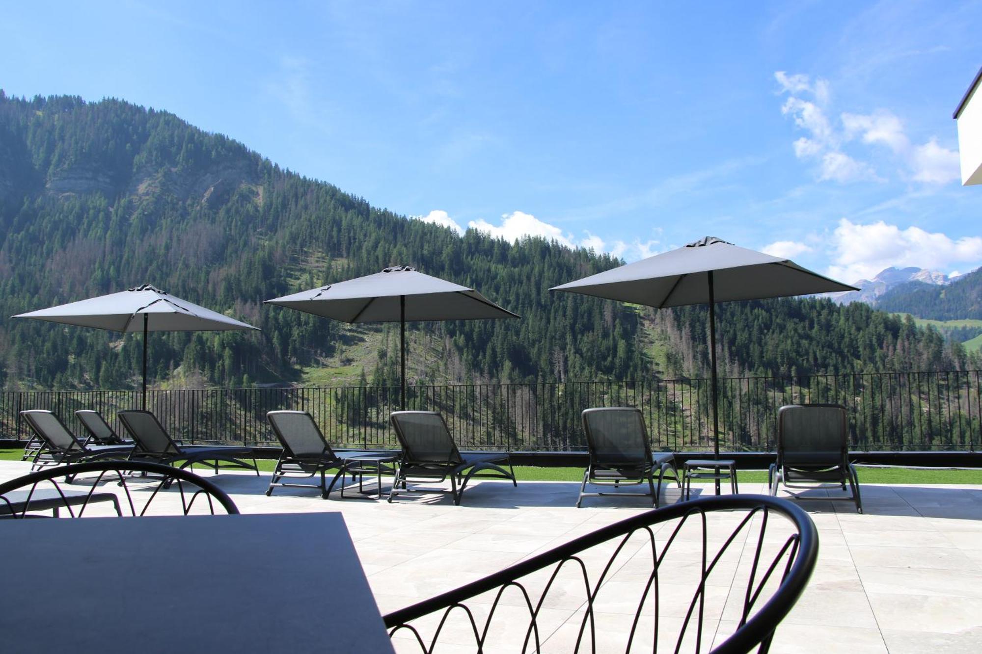 Hotel Alpenrose Dolomites La Valle Exterior photo