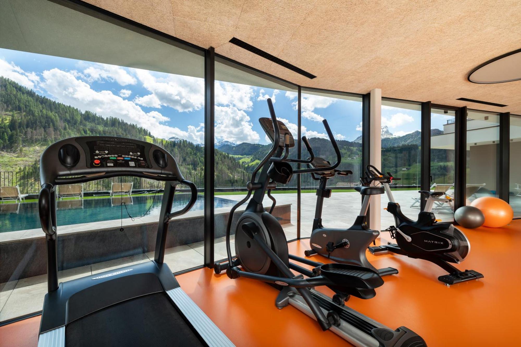 Hotel Alpenrose Dolomites La Valle Exterior photo