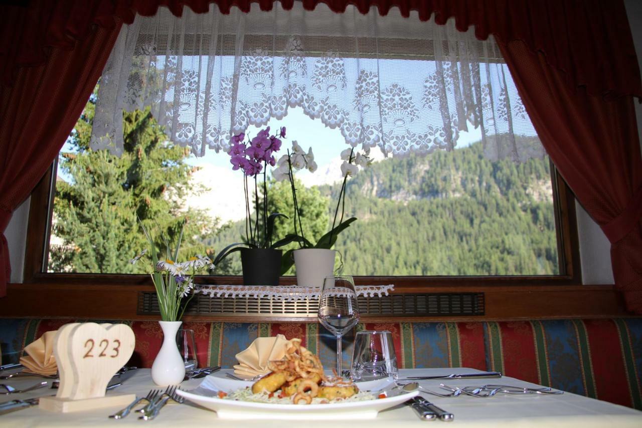 Hotel Alpenrose Dolomites La Valle Exterior photo